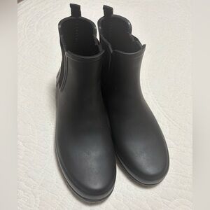Hunter Matte Black Short Chelsea Rain Boots